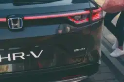 
										HONDA HR-V e:HEV Elegance full									